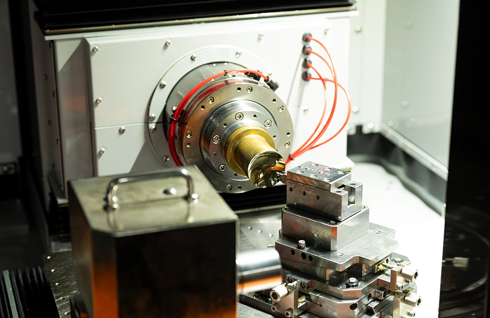 超精密加工のプロフェッショナル集団