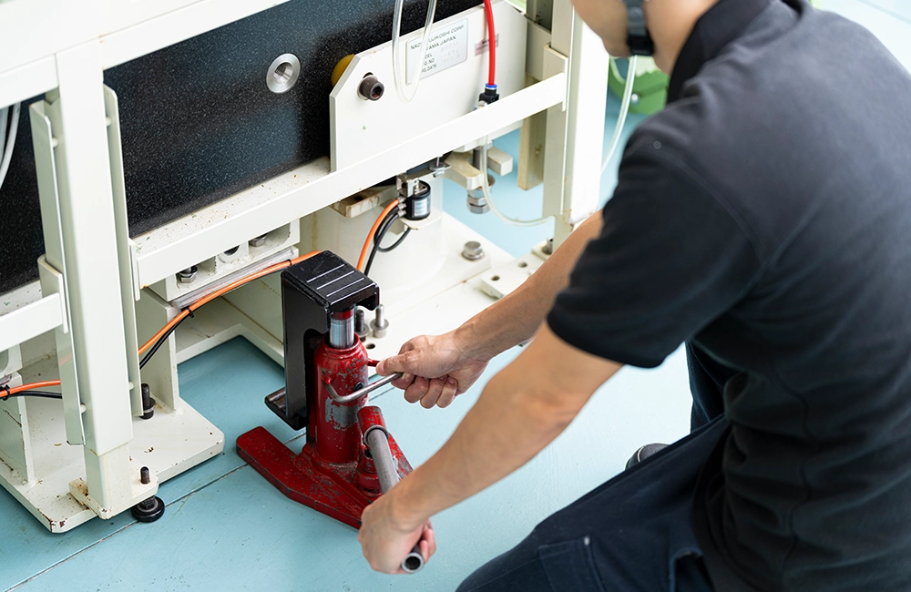 超精密加工機の移設