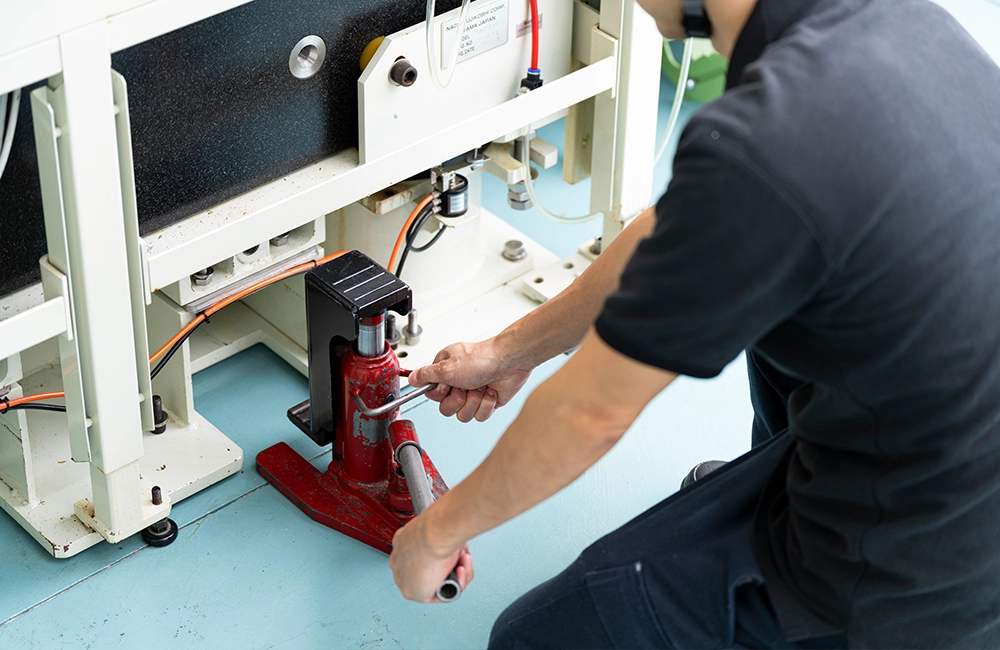 超精密加工機の移設